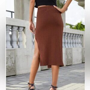 Calvin Klein Jeans Ribbed Brown Midi Skirt – Size M